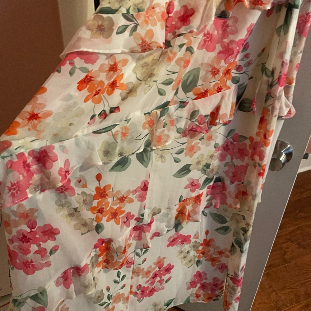 Jessica Howard tiered floral dress.